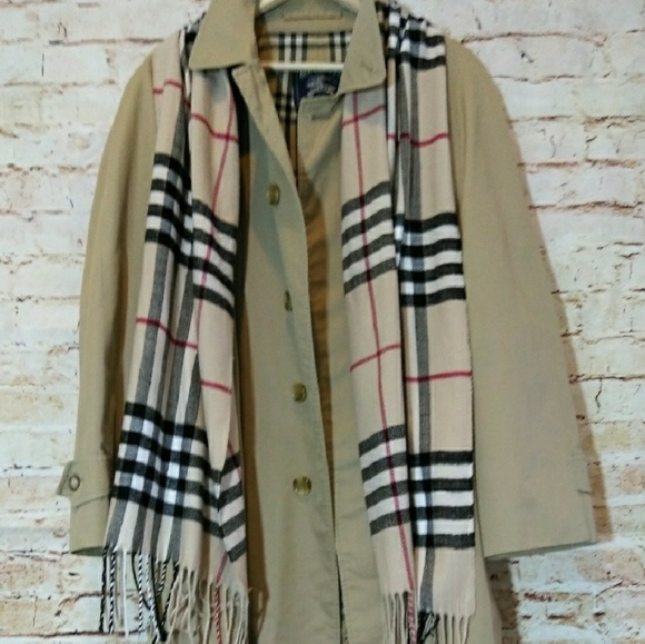 Authentiv Burberry coat - Picture 4 of 6